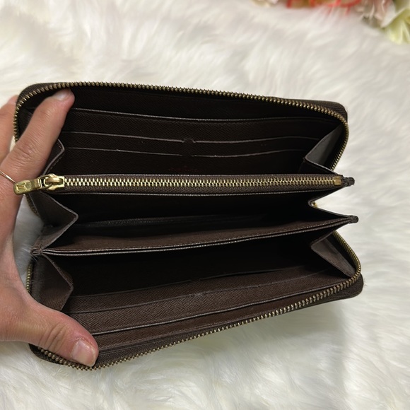Louis Vuitton Damien Zippy Wallet - Picture 5 of 9
